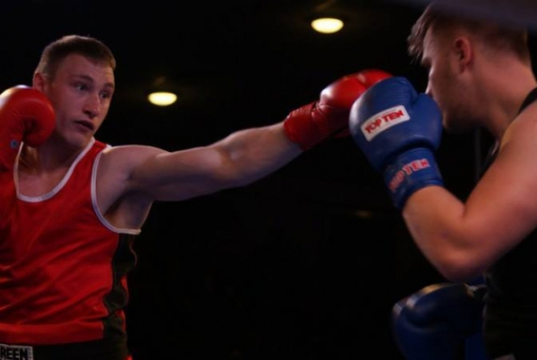 Pięściarze z UKS Boxing Sok&oacute;łka boksowali na gali boksu "Chojnicki Boxing Show" [Zdjęcia]