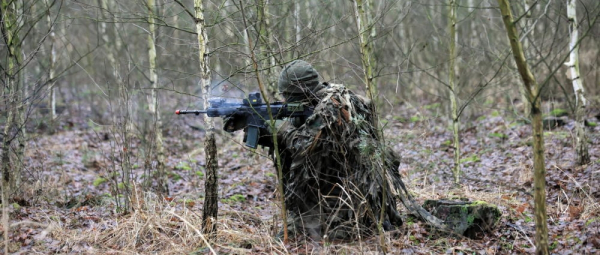 Połowa Polaków gotowa walczyć w obronie Polski w razie zagrożenia militarnego