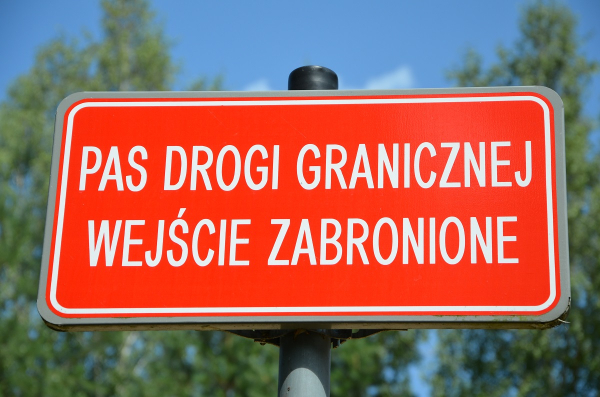 Pas drogi granicznej - wejście zabronione!