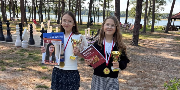 Dwa podium, dwa awanse - Emilia i Michalina z kolejnym sukcesem!