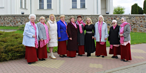 Spotkanie Adoracyjne Seniorów z Jezusem Eucharystycznym [Zdjęcia]