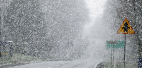 W czwartek opady śniegu, na północy burze śnieżne