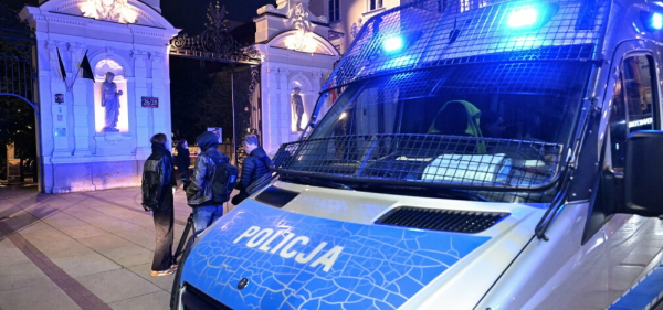 Brutalne zab&oacute;jstwo na UW - nie żyje kobieta, ochroniarz w stanie krytycznym, sprawca zatrzymany