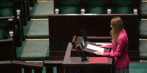 Sejm: kluby za dalszymi pracami nad projektem w sprawie renty wdowiej