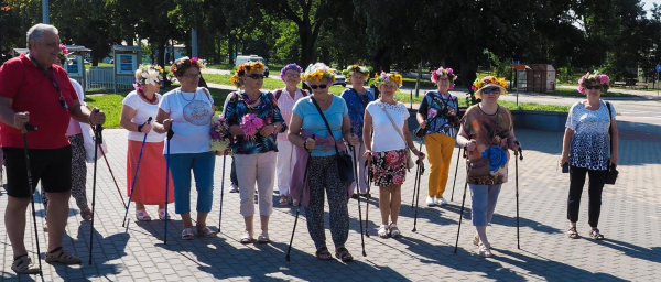 Seniorzy “wychodzą z pandemii”