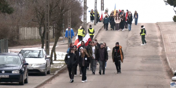 Bieg &quot;Tropem Wilczym&quot; uczniów sokólskiego &quot;ogólniaka&quot; [Film]