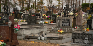 „To oni żyją, a my umieramy” – o sensie listopadowych dni pamięci mówi ks. Adrian Charytoniuk