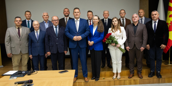 Absolutorium dla Zarządu Powiatu Sok&oacute;lskiego. Rada pozytywnie oceniła wykonanie budżetu za 2025 rok.