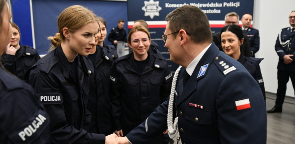 Nowi funkcjonariusze w szeregach podlaskiej policji [Zdjęcia]