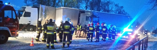 NA SYGNALE: Zderzenie dw&oacute;ch tir&oacute;w na S8