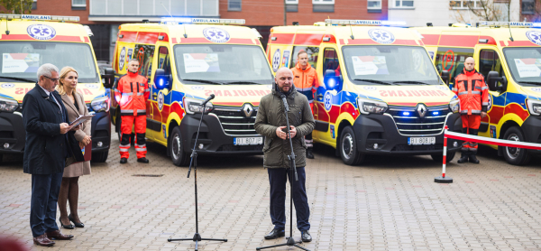 Prezentacja nowych ambulansów WSPR w Białymstoku / Paweł Krukowski