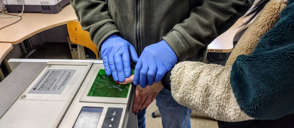 21-letnia obywatelka Łotwy aresztowana za pomoc w nielegalnym przekroczeniu granicy