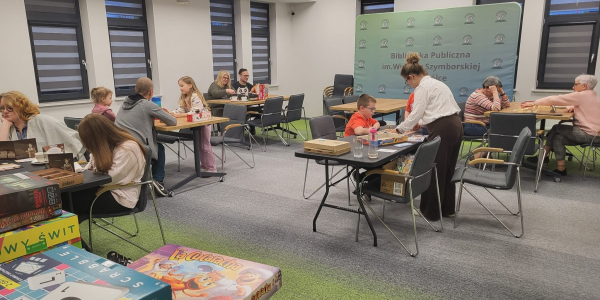 Plansz&oacute;wki łączą pokolenia &ndash; marcowy wiecz&oacute;r gier w sok&oacute;lskiej bibliotece