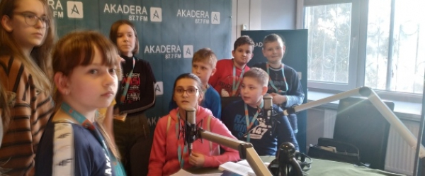 Mali studenci na warsztatach w radio [Film i Zdjęcia]