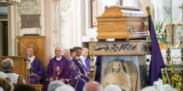 Ks. J&oacute;zef Jaroma - kapłan, kt&oacute;ry żył modlitwą i miłością do człowieka.