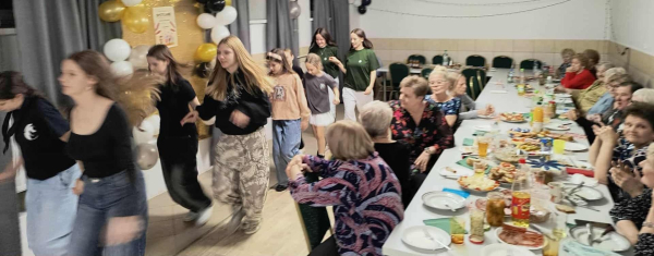 Pokoleniowe spotkanie przy muzyce i smakołykach