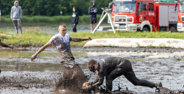 Truskawki, błoto i teatr &ndash; Korycin bawi się już po raz trzydziesty