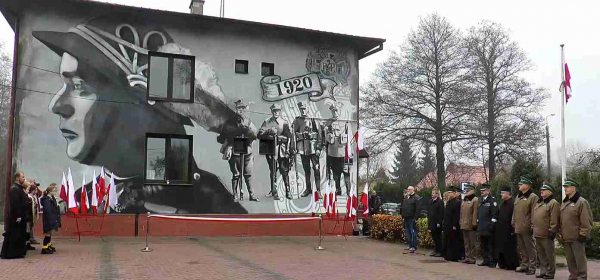 Kuźnica: Mural powstał na budynku Urzędu Gminy [Film]