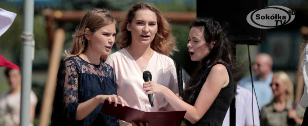 Występ Powiatowego Ch&oacute;ru Młodzieżowego [Film]