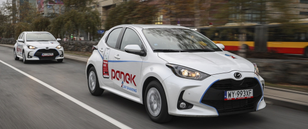 Największy kontrakt flotowy Mazdy w Polsce – 140 Mazd 2 Hybrid trafia do Panek CarSharing