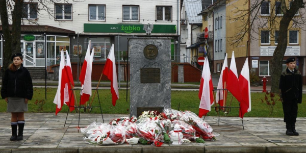 „Wolność nie jest darem – jest zdobyczą”. Dąbrowa Białostocka uczciła 107. rocznicę odzyskania niepodległości