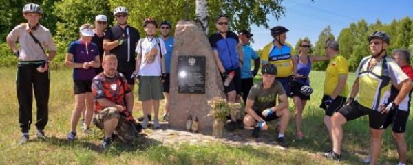 Na rowerze odkrywają historię Sokólszczyzny [Zdjęcia]