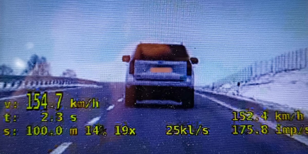 Pędził kraj&oacute;wką ponad 150 kilometr&oacute;w na godzinę