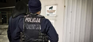 Policjanci pomogli mężczyźnie zagrożonemu wychłodzeniem