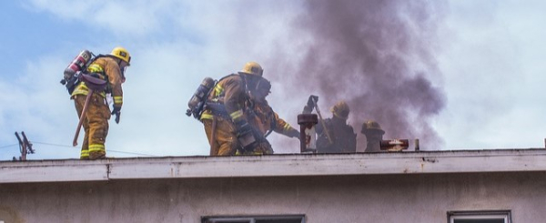 Obowiązkowe czujniki dymu w mieszkaniach. Propozycja jest już w MSWiA