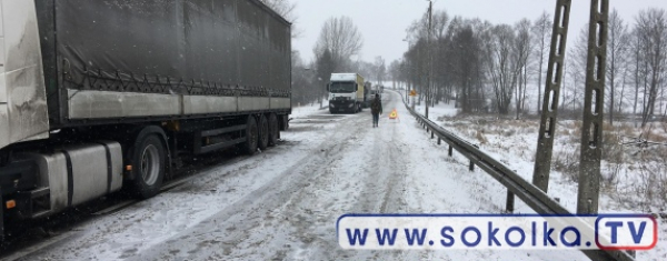 PILNE: Policja zorganizowała objazd drogi krajowej nr 8 z powodu wypadku w m. Chodor&oacute;wka