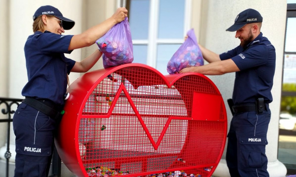 Sokólscy policjanci nakręcili się na pomaganie