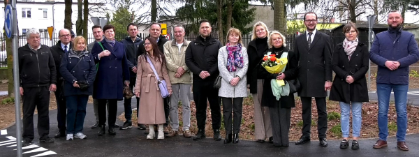 Dąbrowa Białostocka: Odsłonięto tablicę i oddano do użytkowania Miasteczko Ruchu Drogowego [Film]