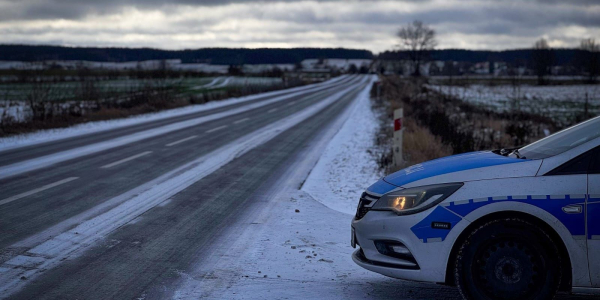 Kierowco &ndash; noga z gazu, zachowaj odstęp i pełną koncentrację na tym, co dzieje się wok&oacute;ł