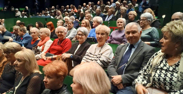 Seniorzy z gminy Sokółka uczestniczyli w spektaklu „Baron Cygański” w Białymstoku