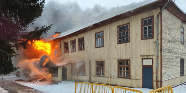 Uwaga! Pali się stary budynek Ośrodka Kultury w Dąbrowie Białostockiej