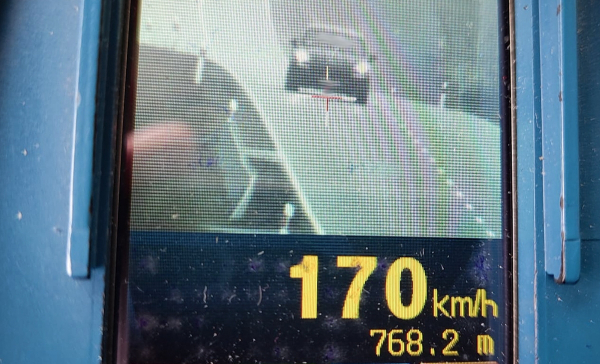 Przekroczył prędkość o 80 km/h, liczył na pouczenie