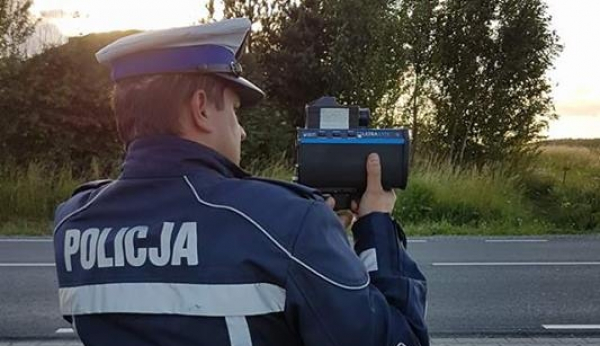 Przekroczył prędkość w terenie zabudowanym o 103 km/h – zatrzymano mu prawo jazdy