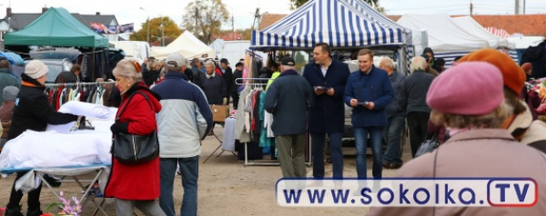 Na poniedziałkowy rynek po głosy wyborcze [Zdjęcia]