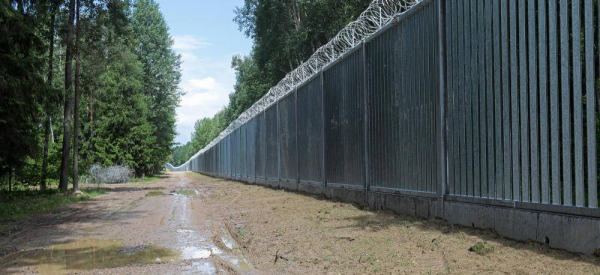 Kończą się prace przy budowie bariery fizycznej na granicy polsko-białoruskiej